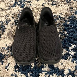 Skechers Black Slip-In Sneakers • Excellent Condition • Women’s 7